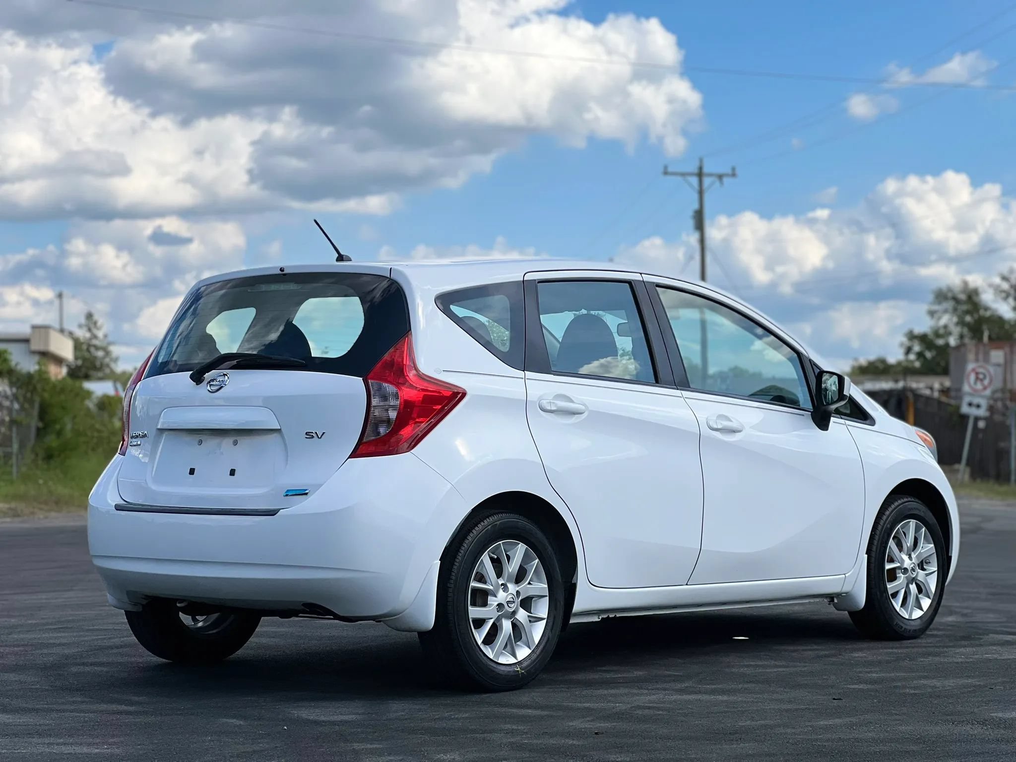 Used 2015 Nissan Versa Note SV w/ SV Appearance Package FWD image 5