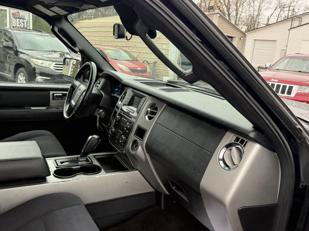 Used 2016 Ford Expedition EL XLT image 11