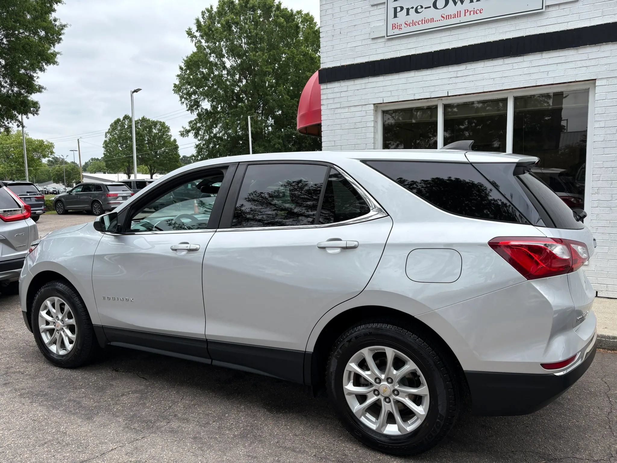 Used 2021 Chevrolet Equinox LT AWD/4WD image 8