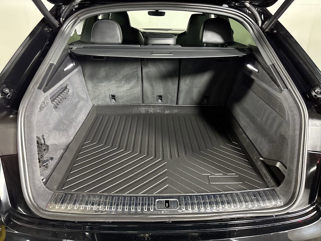 Used 2021 Audi SQ8 Premium Plus w/ SQ8 Black Optic Package AWD/4WD image 22