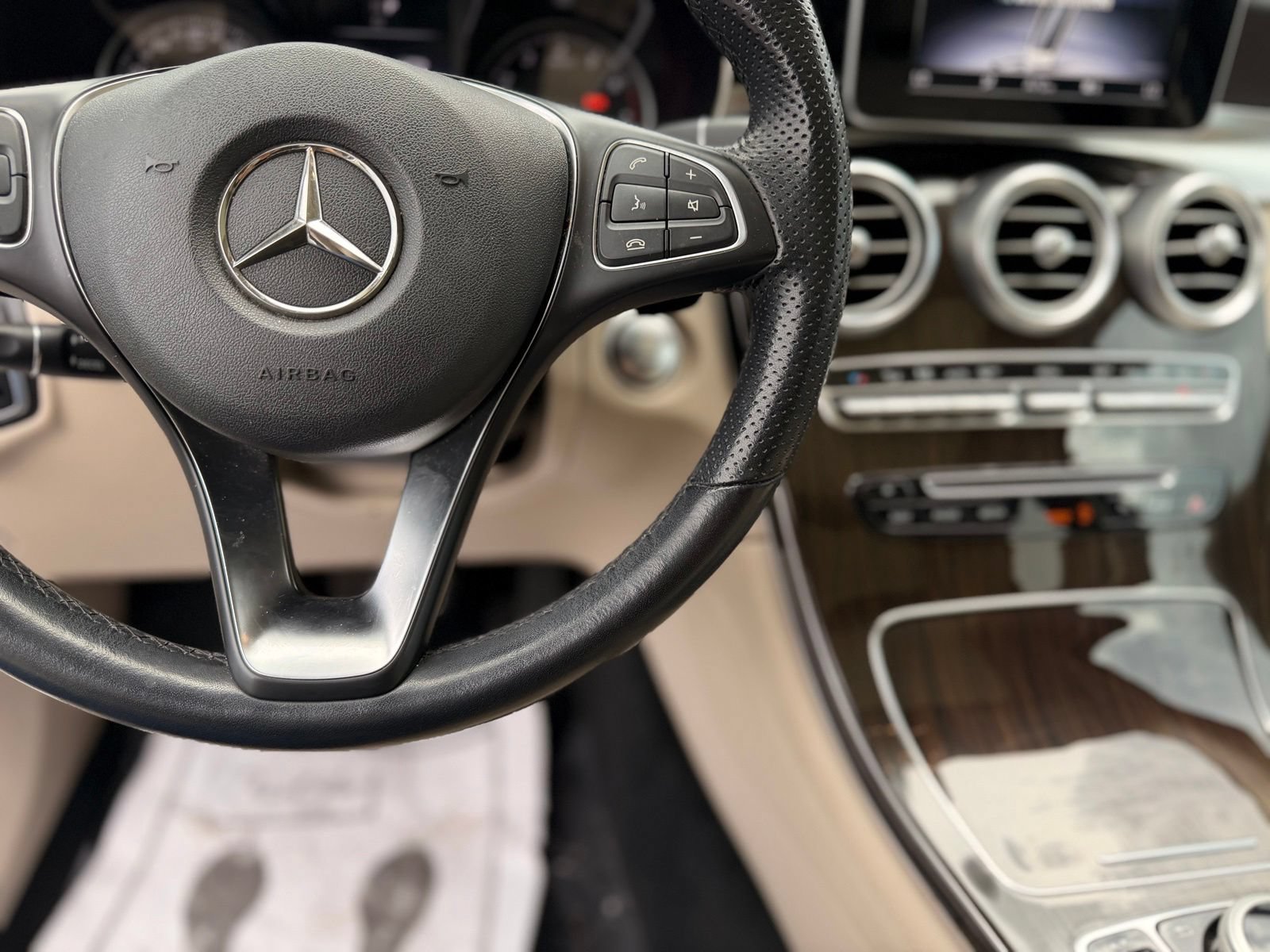 Used 2019 Mercedes-Benz GLC 300 image 18