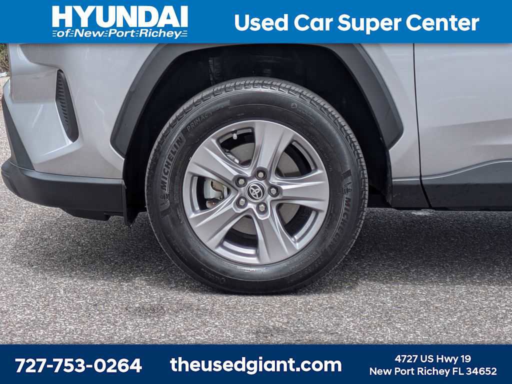 Used 2023 Toyota RAV4 XLE w/ Convenience Package image 11