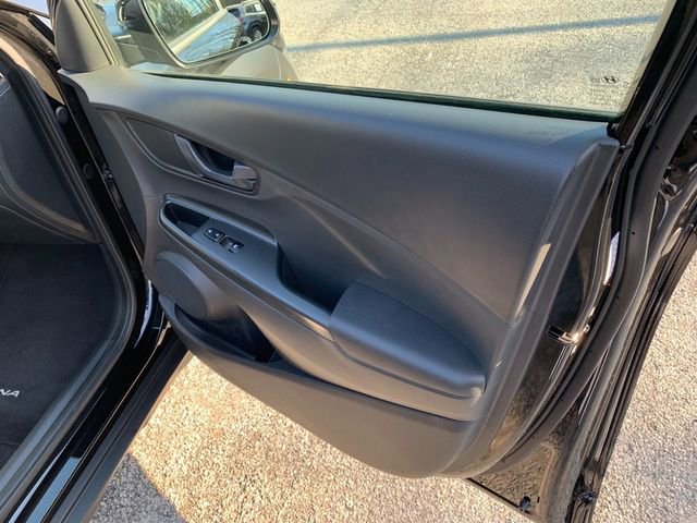 Used 2022 Hyundai Kona SEL image 13