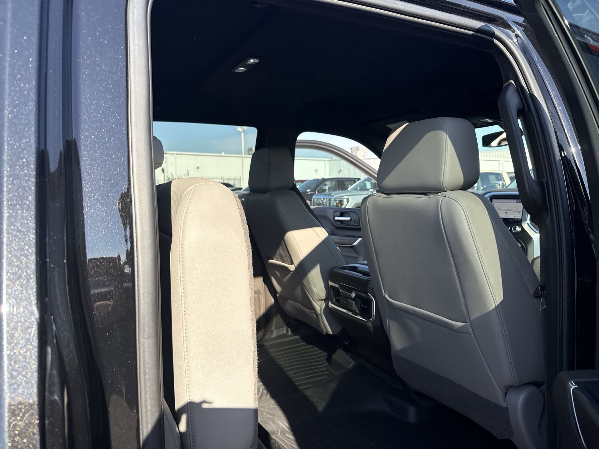 Certified 2022 GMC Sierra 2500 SLT w/ SLT Premium Package AWD/4WD image 34