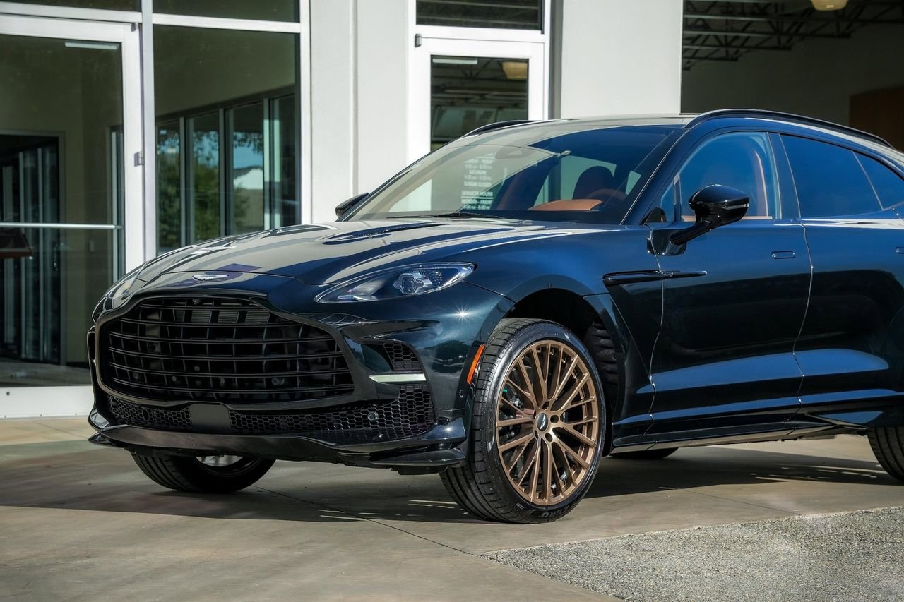 New 2026 Aston Martin DBX 707 image 8