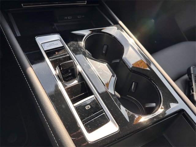 Used 2024 Volkswagen Atlas SE w/ Black Wheel Package image 24