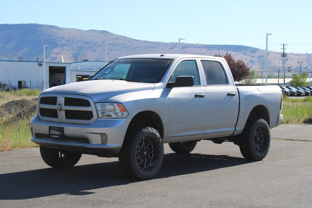 Used 2017 RAM 1500 Express AWD/4WD image 7