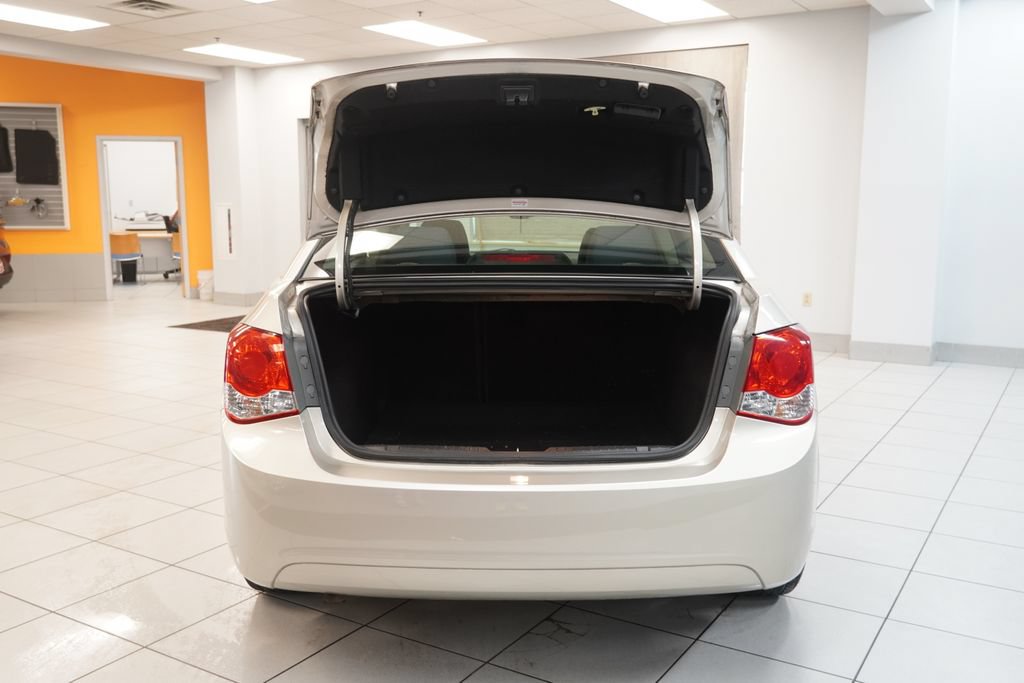 Used 2015 Chevrolet Cruze LT FWD image 9