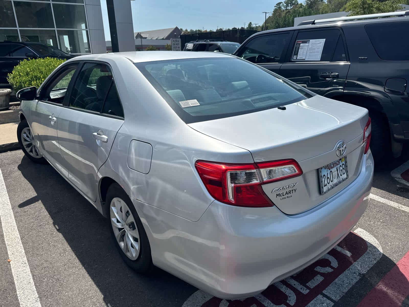 Used 2014 Toyota Camry LE FWD image 6