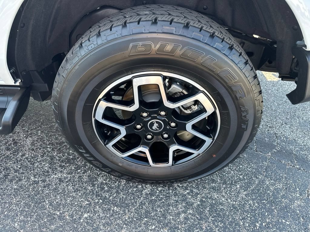 Used 2025 Ford Bronco Outer Banks AWD/4WD image 10