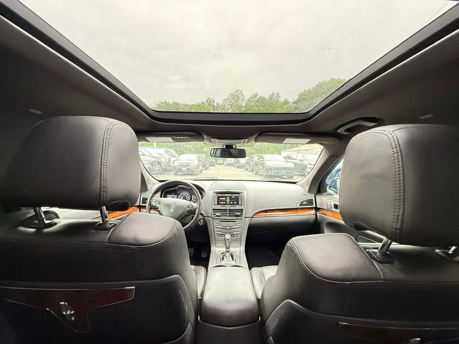 Used 2015 Lincoln MKT AWD image 11