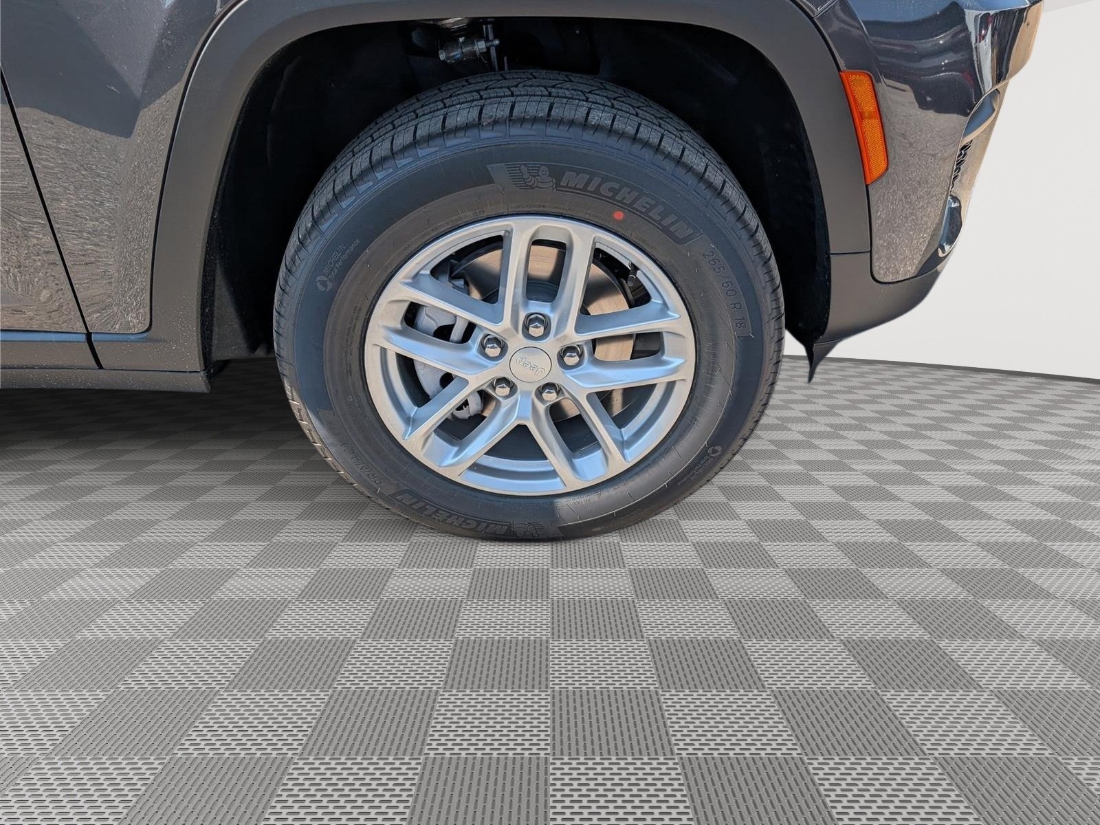 New 2026 Jeep Grand Cherokee Laredo AWD/4WD image 5