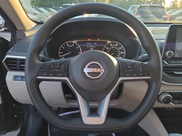 Used 2025 Nissan Altima 2.5 SV FWD image 25