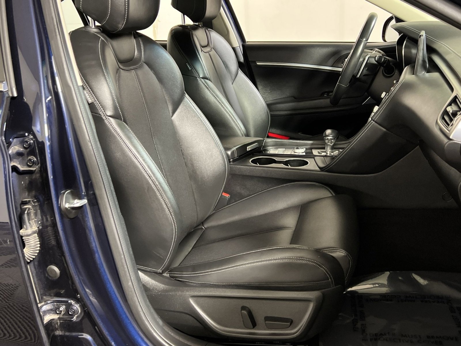 Used 2023 Genesis G70 2.0T image 25