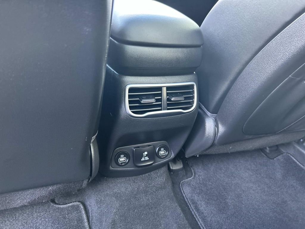 Used 2023 Hyundai Santa Fe Calligraphy image 21