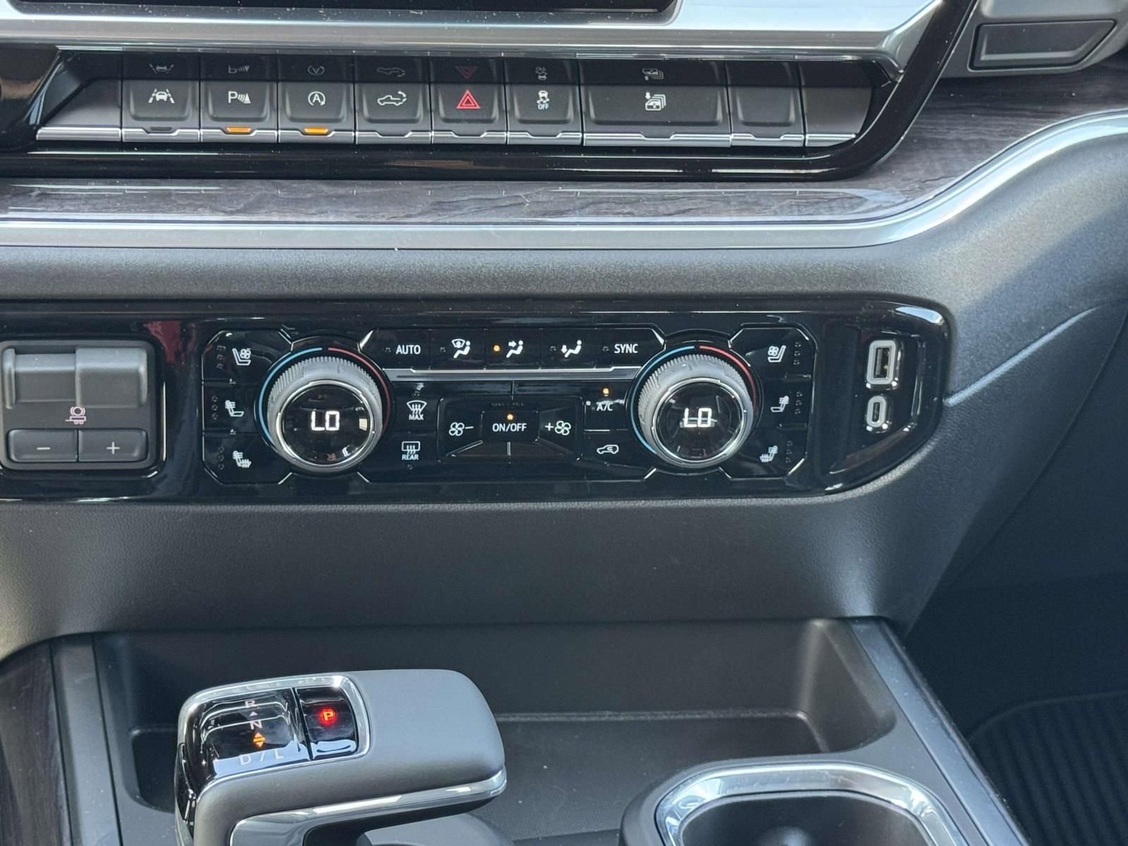 New 2026 Chevrolet Silverado 1500 LTZ w/ LTZ Premium Package image 12