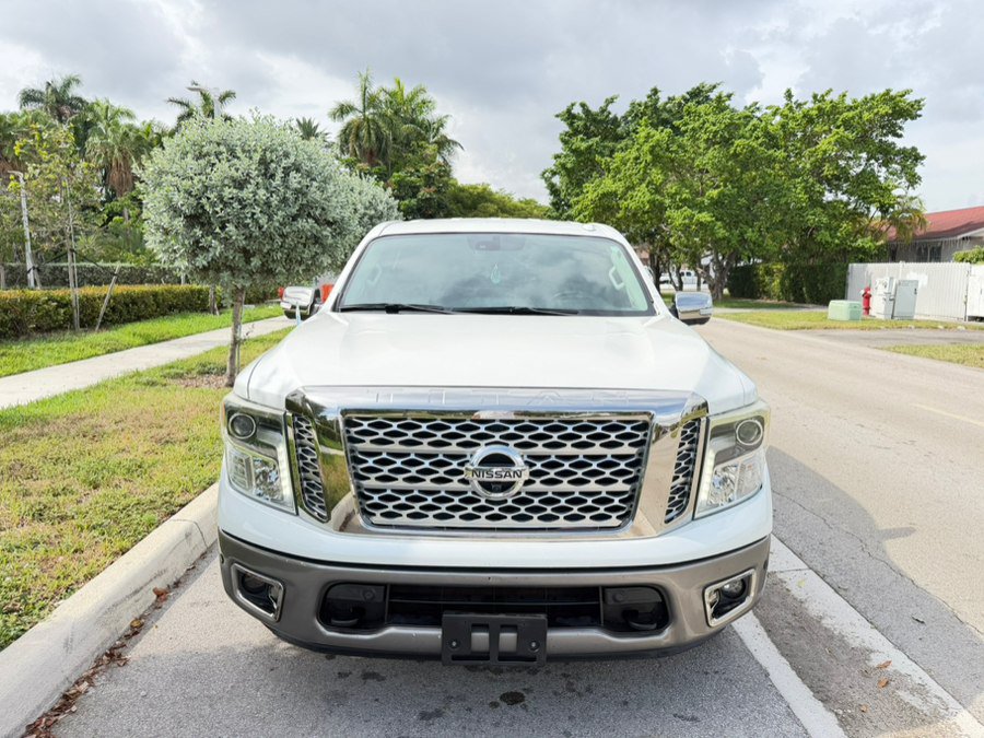Used 2017 Nissan Titan Platinum Reserve RWD image 3