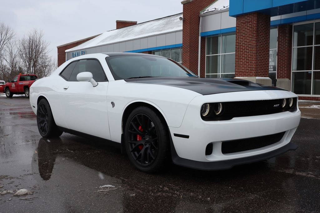 Used 2016 Dodge Challenger SRT Hellcat image 4