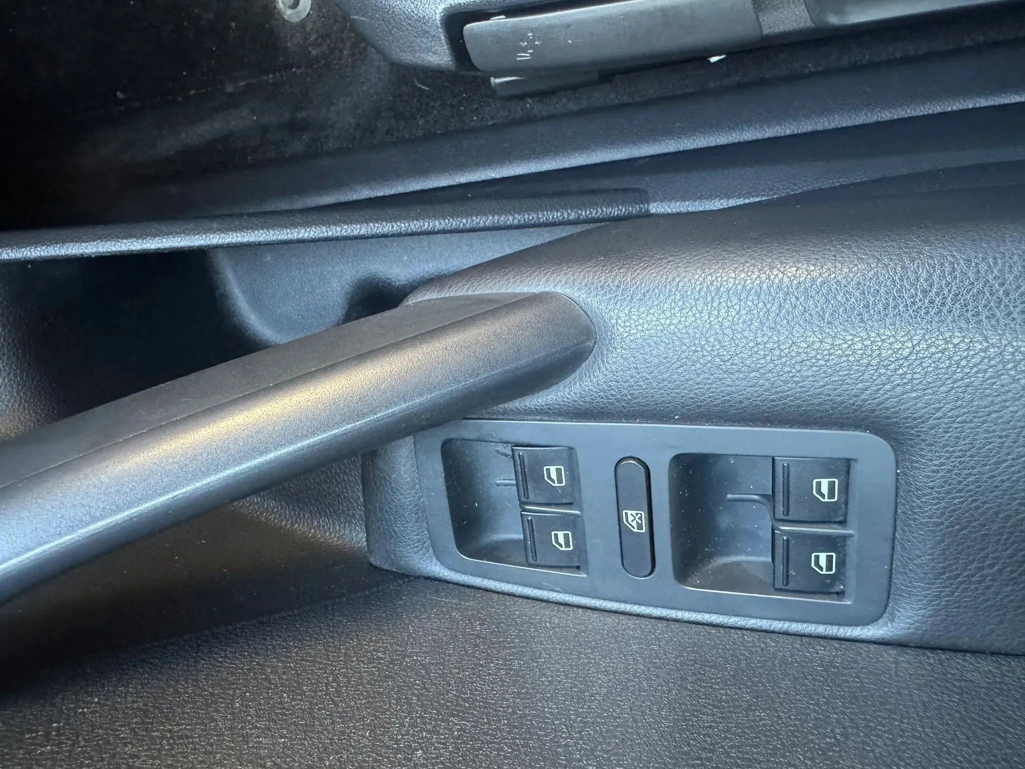 Used 2015 Volkswagen Passat 1.8T S image 14