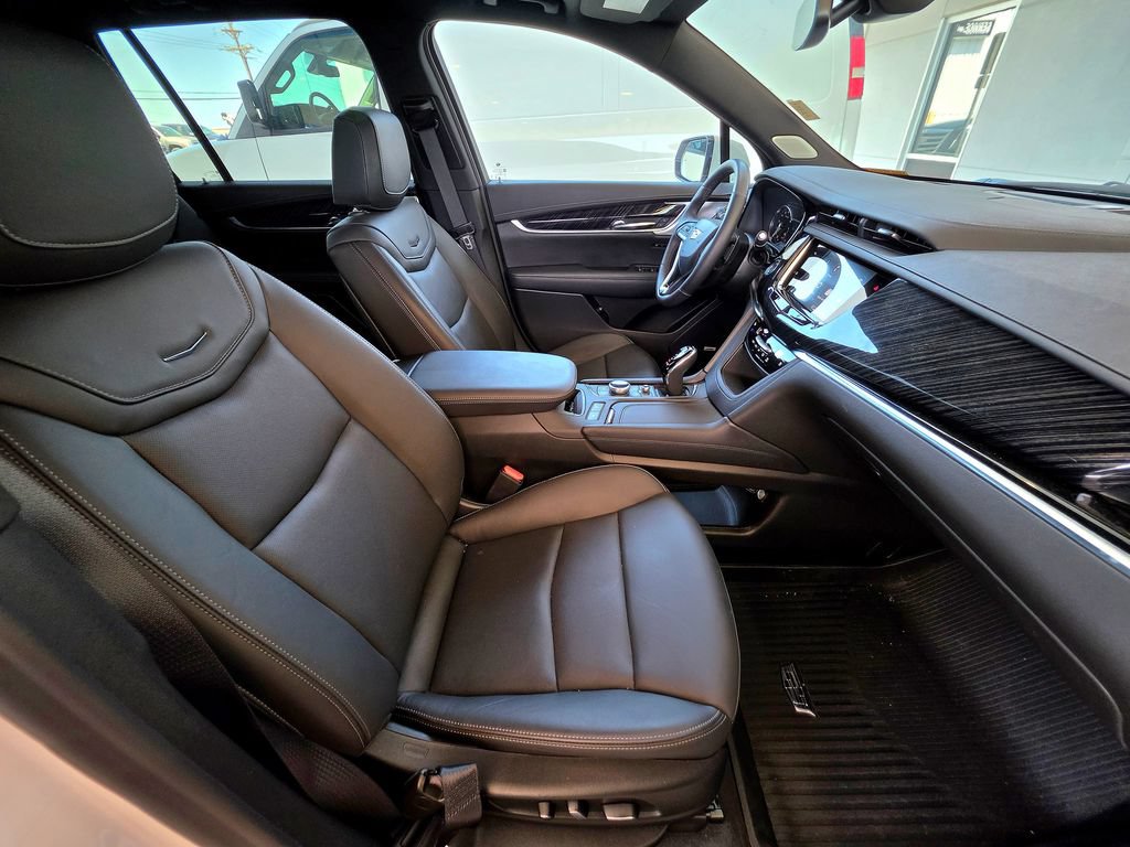 Used 2025 Cadillac XT6 Premium Luxury w/ LPO, Floor Liner Package AWD/4WD image 72