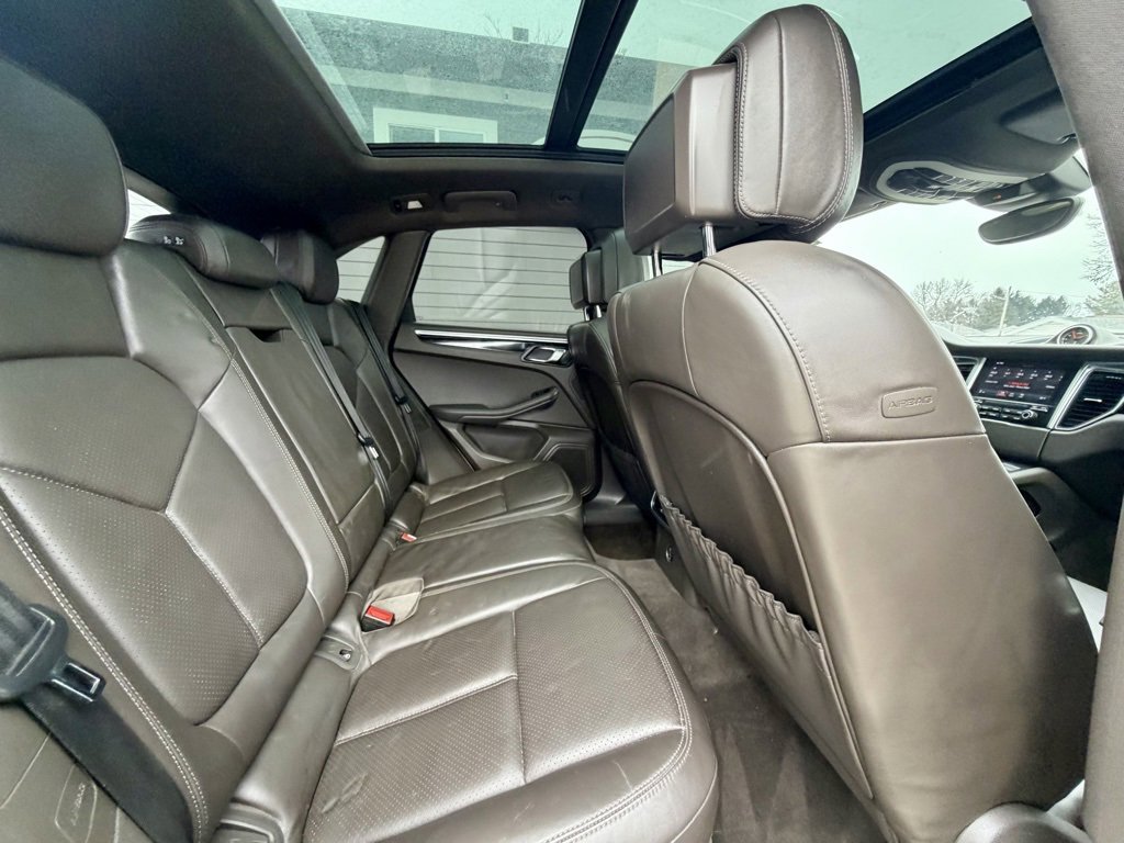 Used 2018 Porsche Macan image 15