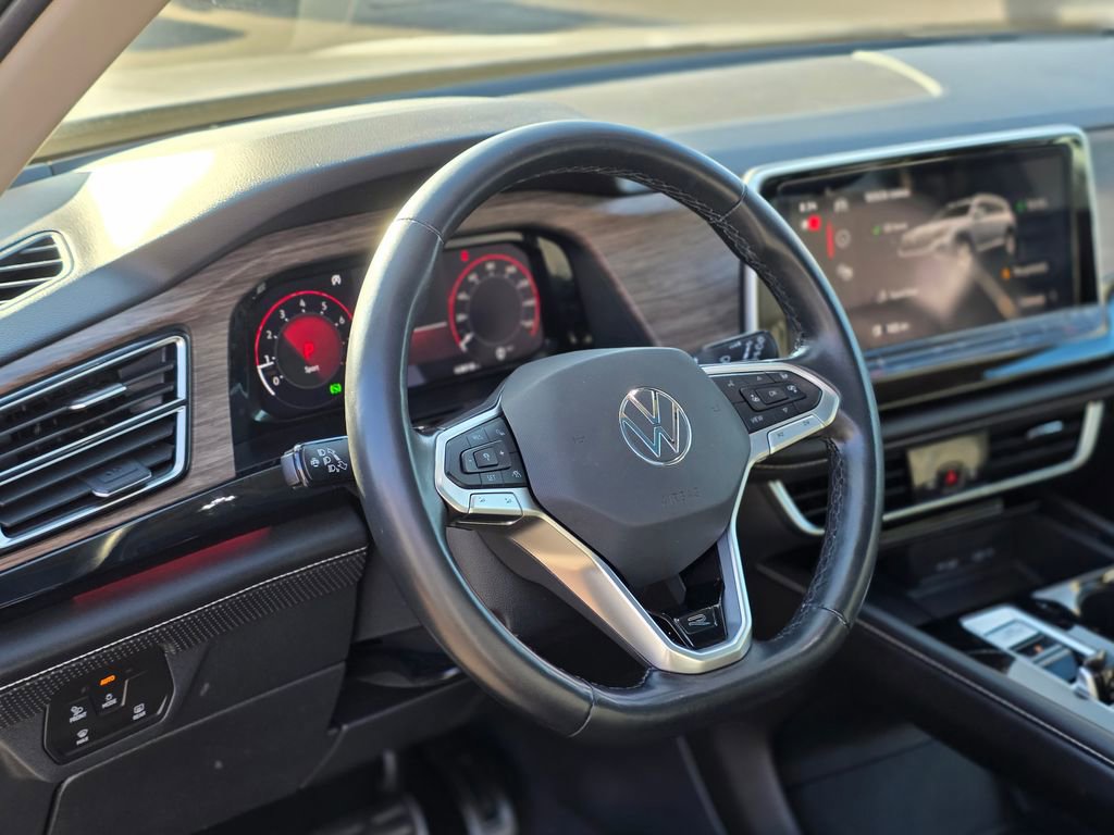 Used 2024 Volkswagen Atlas SEL Premium R-Line AWD/4WD image 16