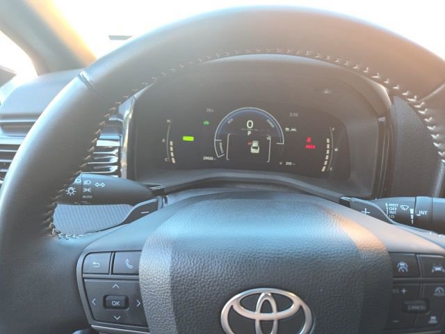 Used 2025 Toyota Camry SE image 10