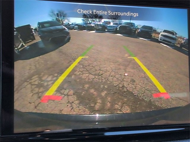 Certified 2023 Chrysler Pacifica Touring-L image 24