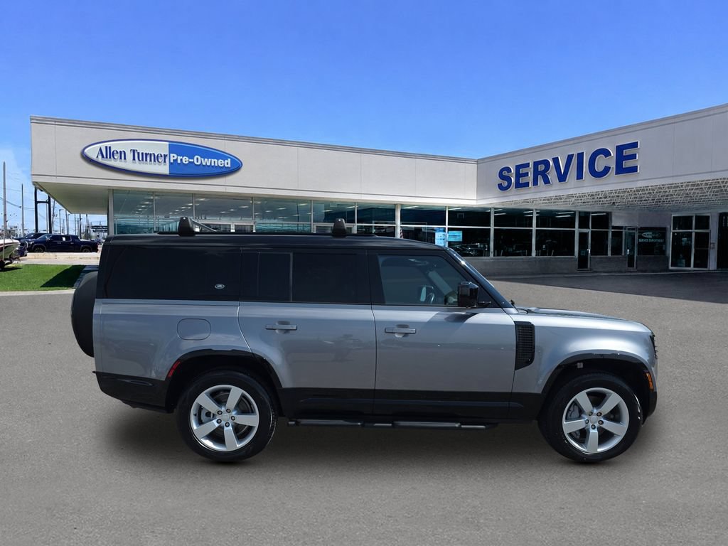 Used 2024 Land Rover Defender 130 X-Dynamic SE AWD/4WD image 9