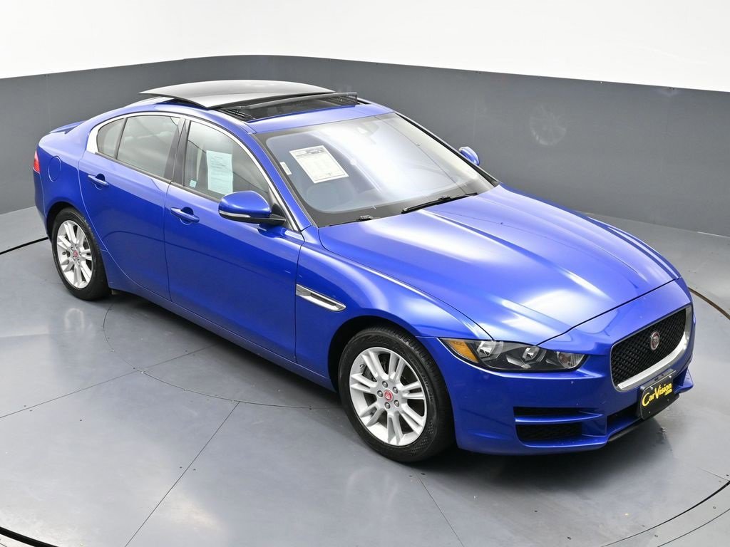 Used 2017 Jaguar XE Premium image 49