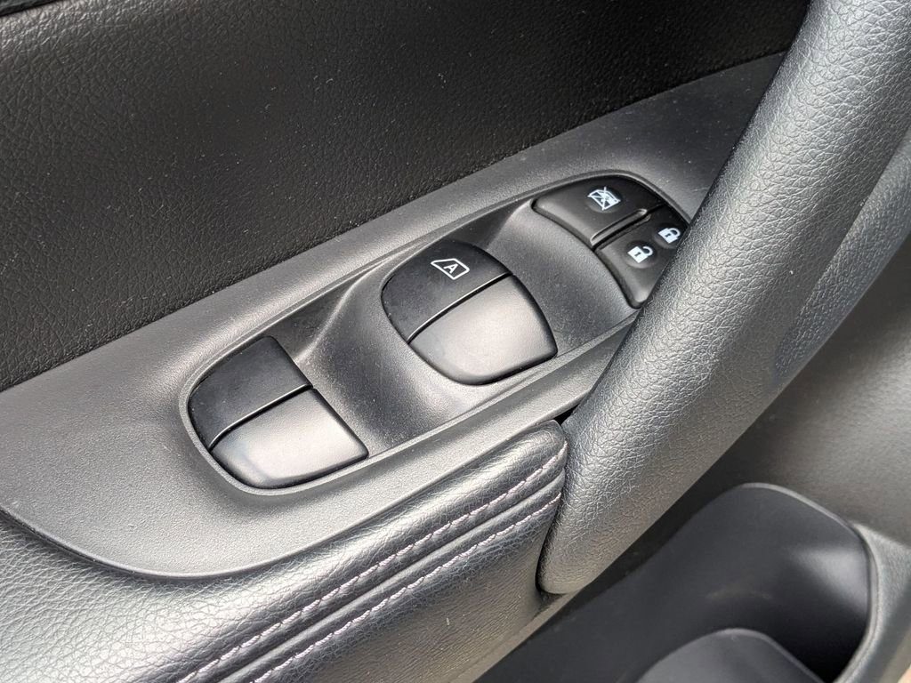 Used 2016 Nissan Rogue SL w/ SL Premium Package AWD/4WD image 12