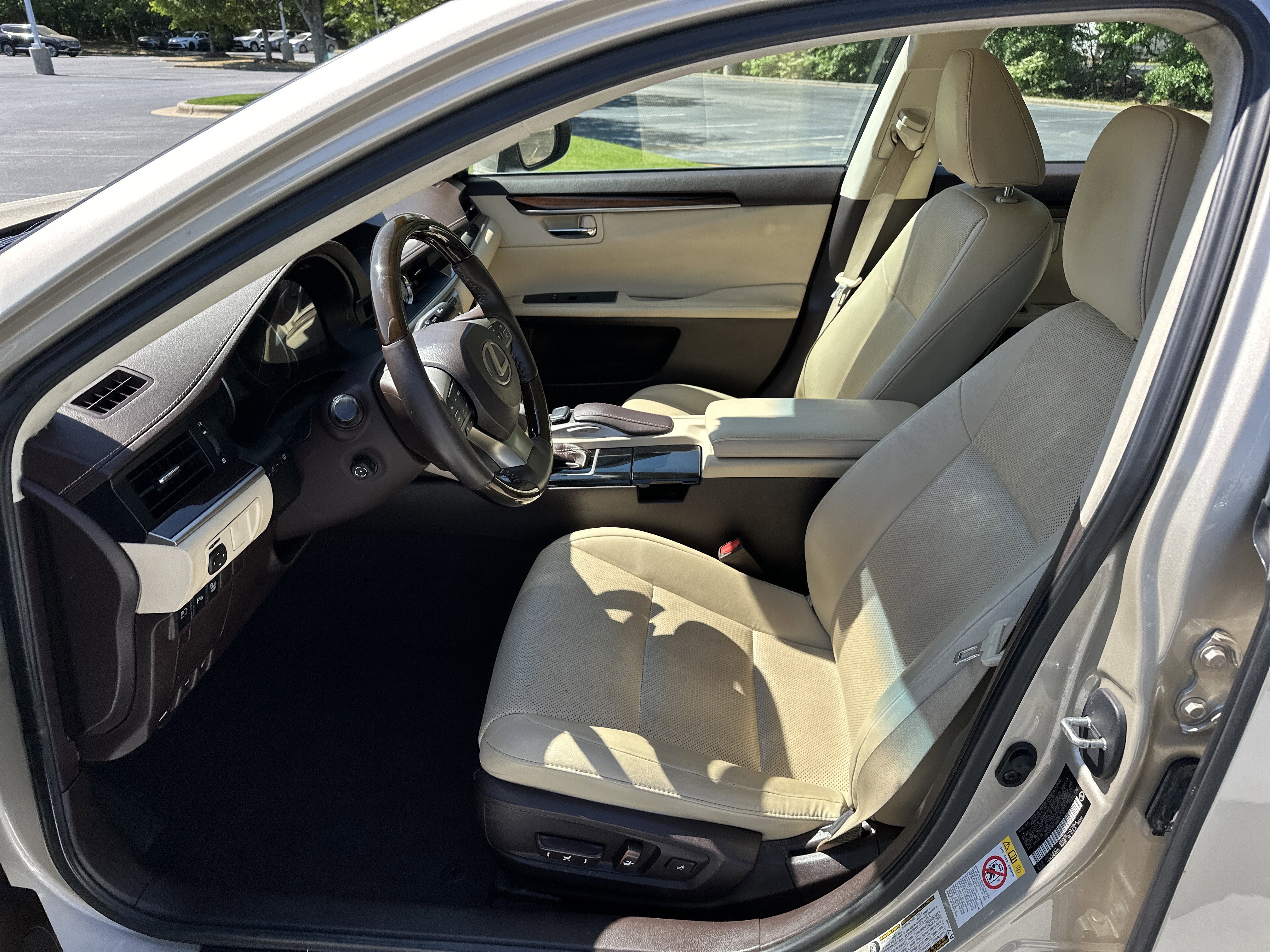 Used 2017 Lexus ES 350 w/ Navigation System Package FWD image 16