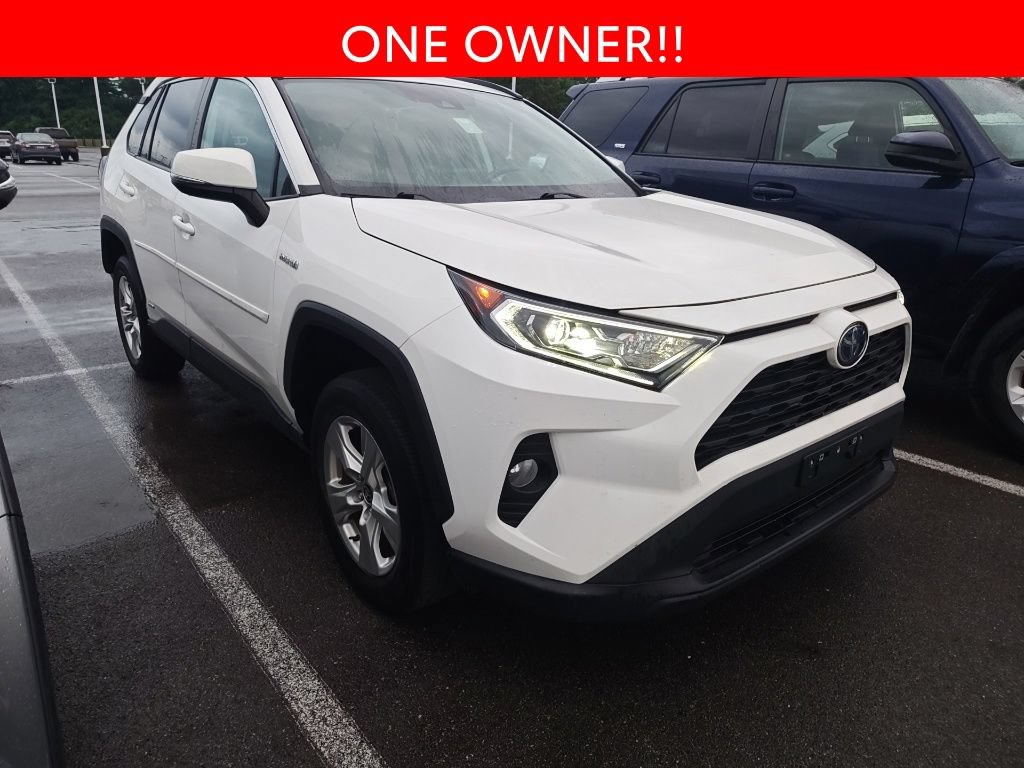 Used 2021 Toyota RAV4 XLE w/ Convenience Package AWD/4WD image 3
