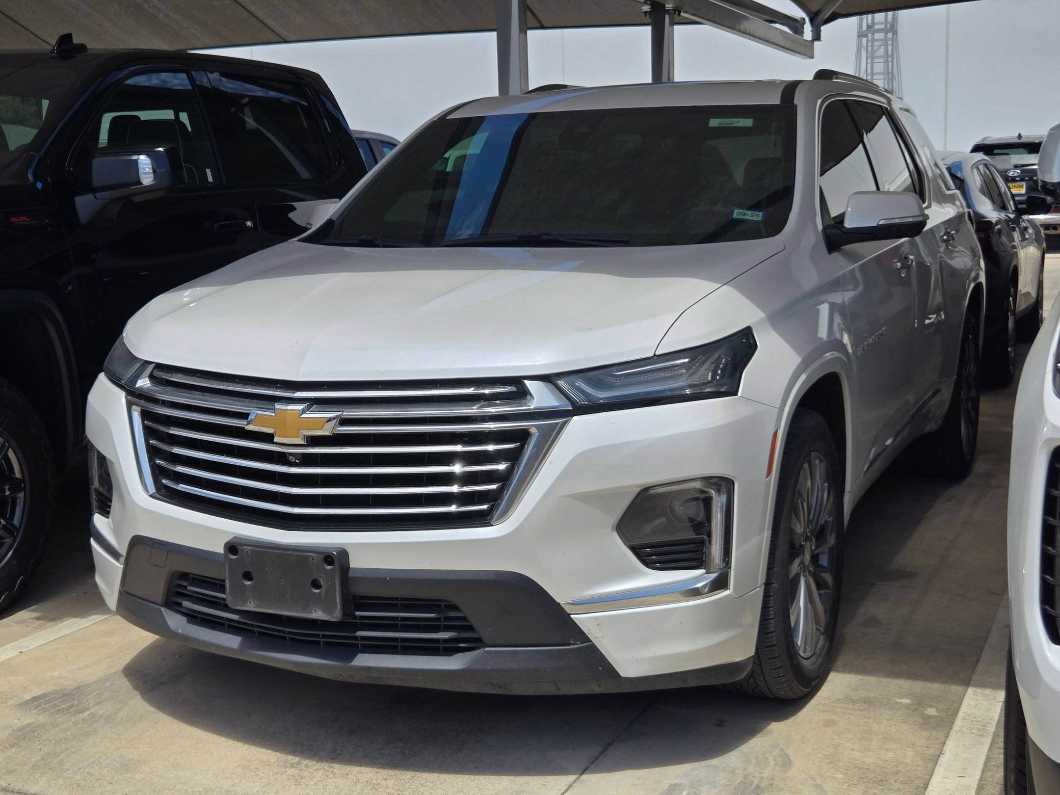 Used 2022 Chevrolet Traverse Premier FWD image 3
