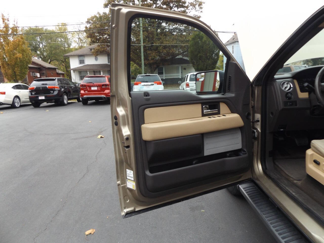 Used 2013 Ford F150 XLT w/ Mid Equipment Group image 18