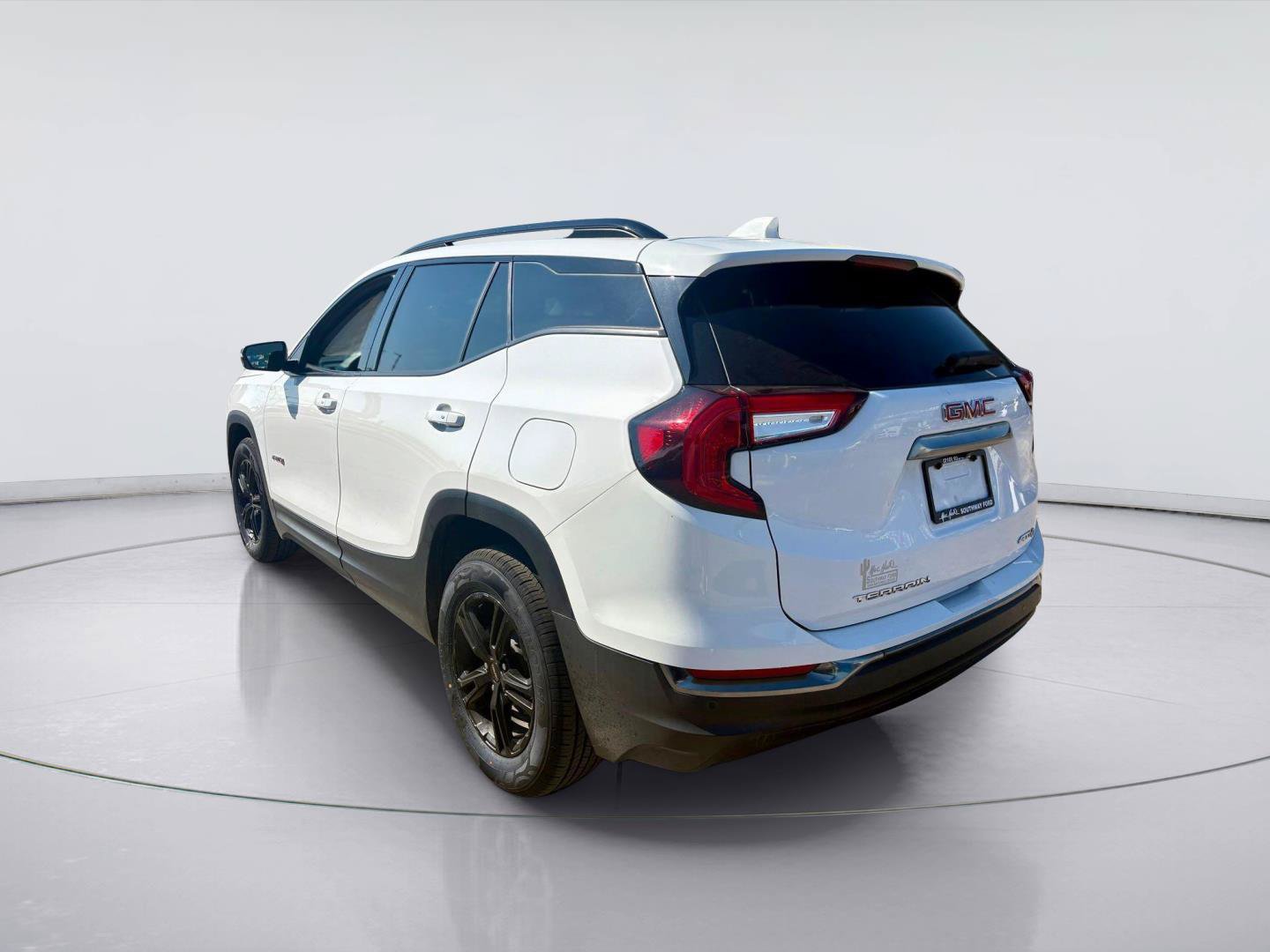 Used 2023 GMC Terrain AT4 AWD/4WD image 5