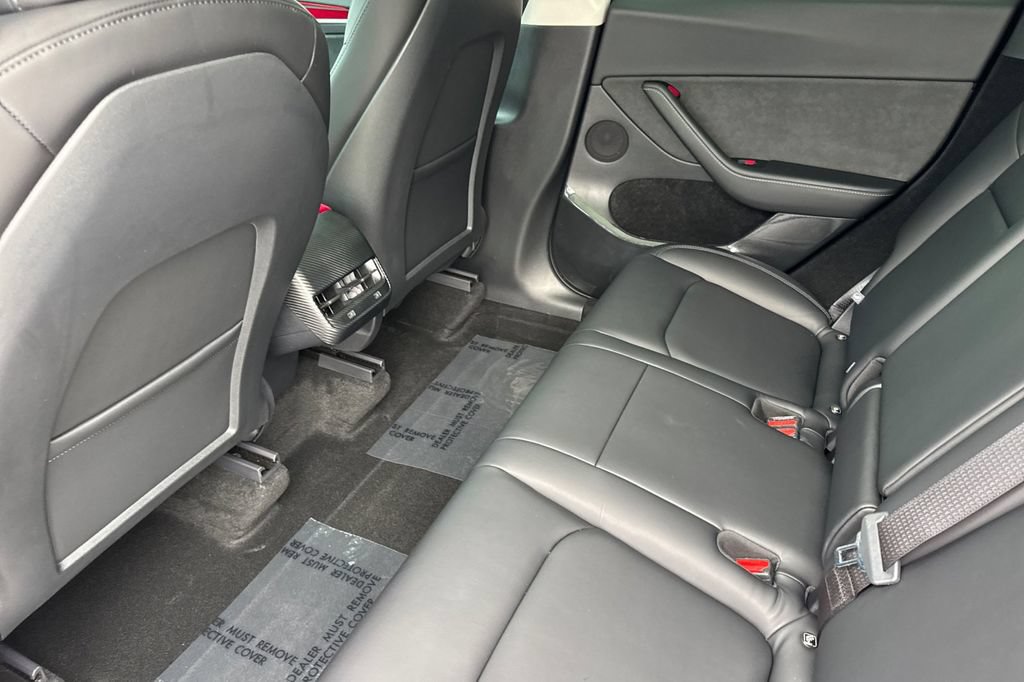 Used 2025 Tesla Model Y Long Range RWD image 11