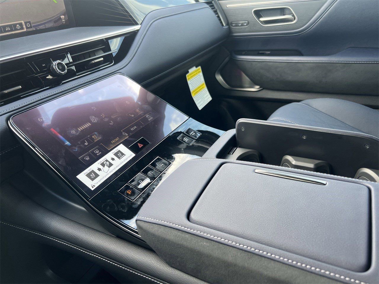 New 2026 INFINITI QX80 4WD image 16