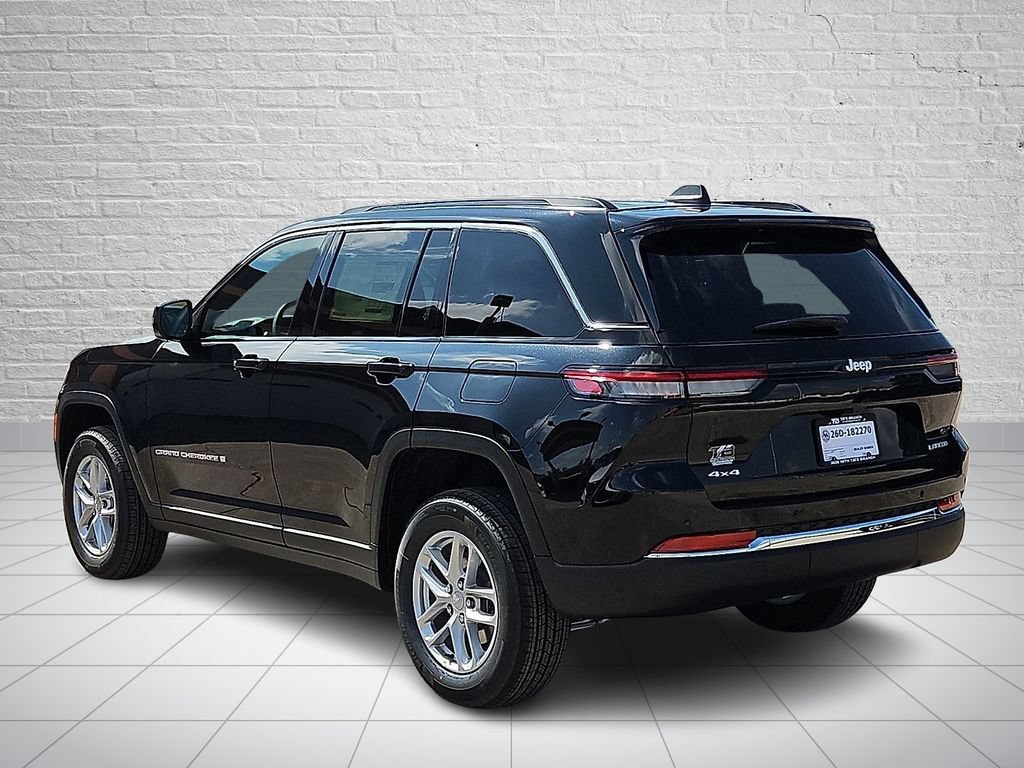 New 2026 Jeep Grand Cherokee Laredo AWD/4WD image 3