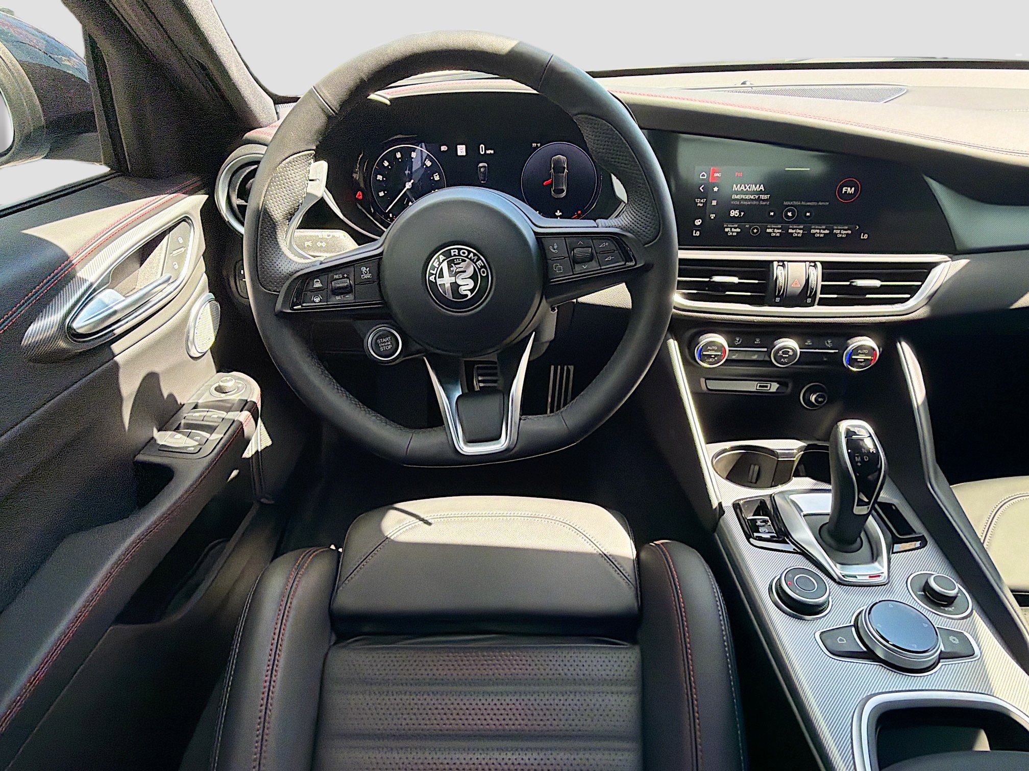 Used 2025 Alfa Romeo Giulia AWD w/ Driving Assist Package image 16