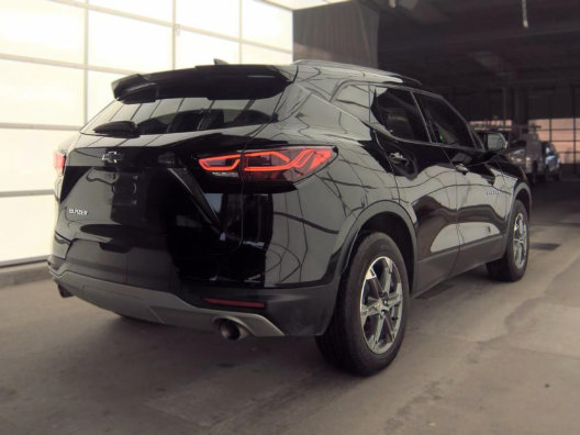 Used 2024 Chevrolet Blazer LT w/ Convenience Package FWD image 2