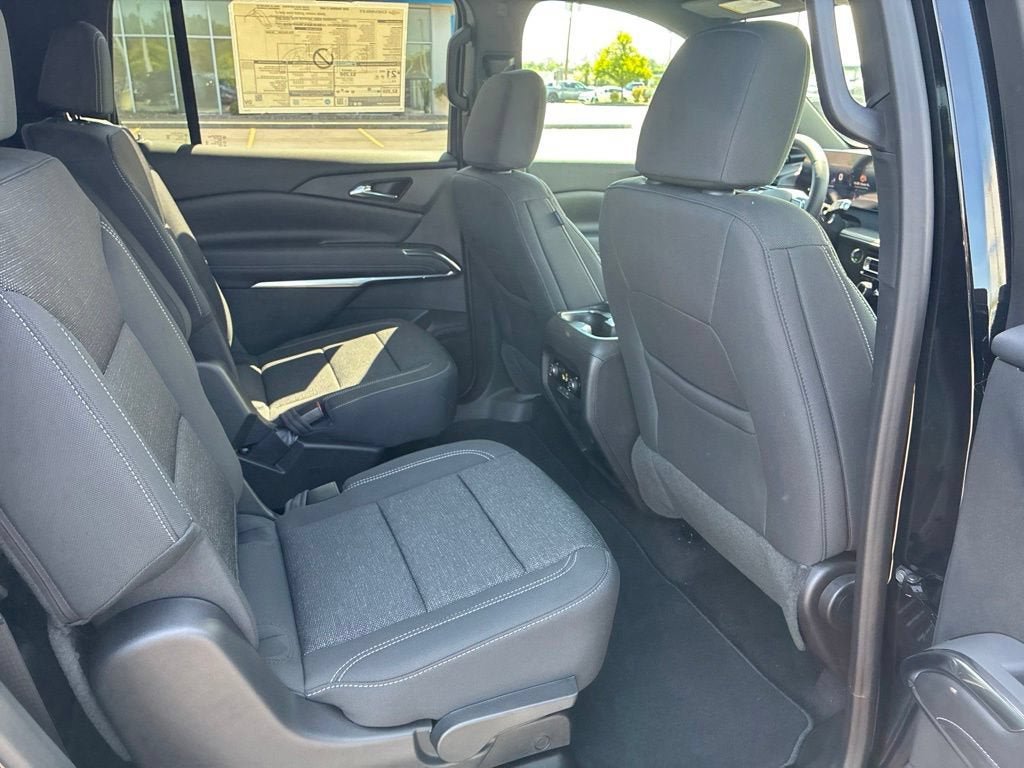 New 2026 Chevrolet Traverse LT w/ Midnight/Sport Edition AWD/4WD image 35
