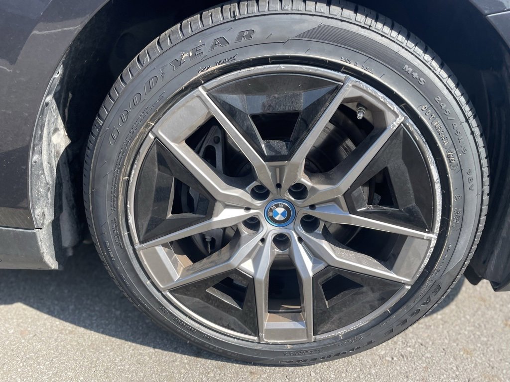 Used 2024 BMW i5 eDrive40i image 33