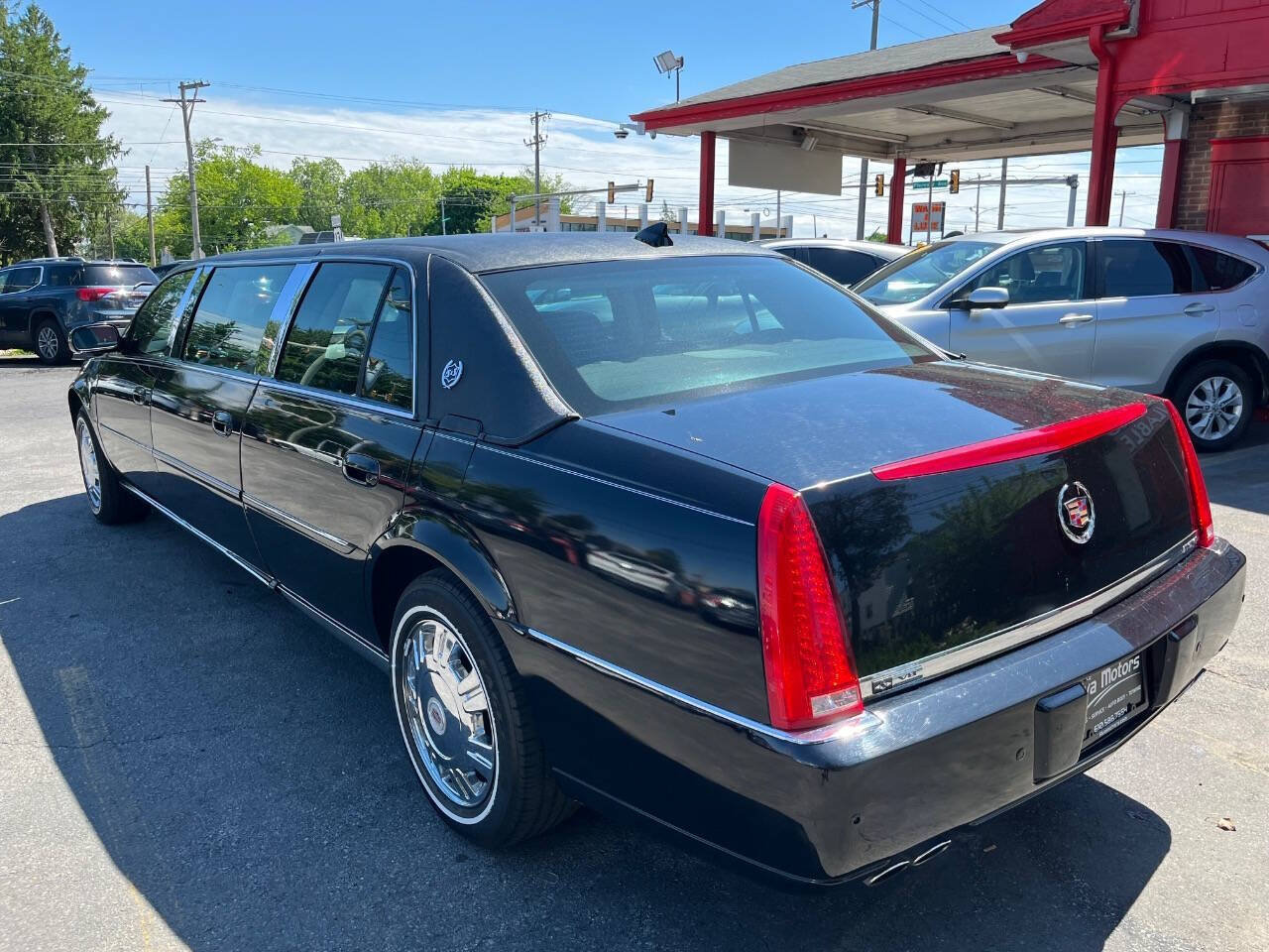 Used 2011 Cadillac DTS Limousine FWD image 5