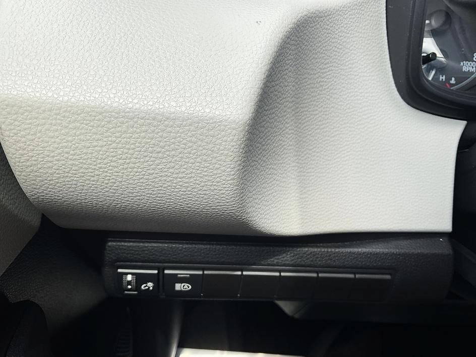 Used 2025 Toyota Corolla LE FWD image 25