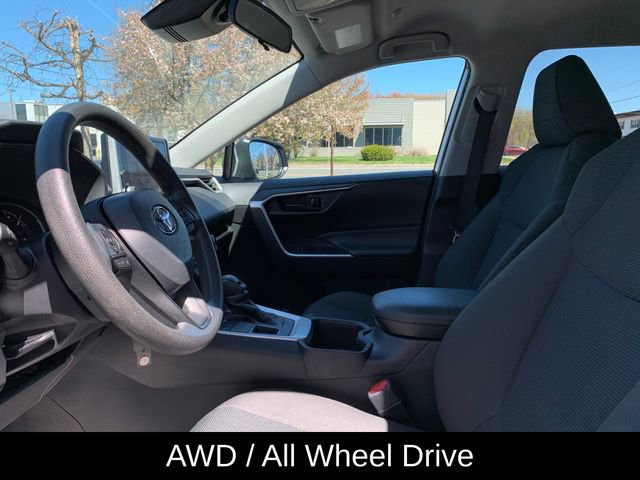 Used 2024 Toyota RAV4 LE AWD/4WD image 14