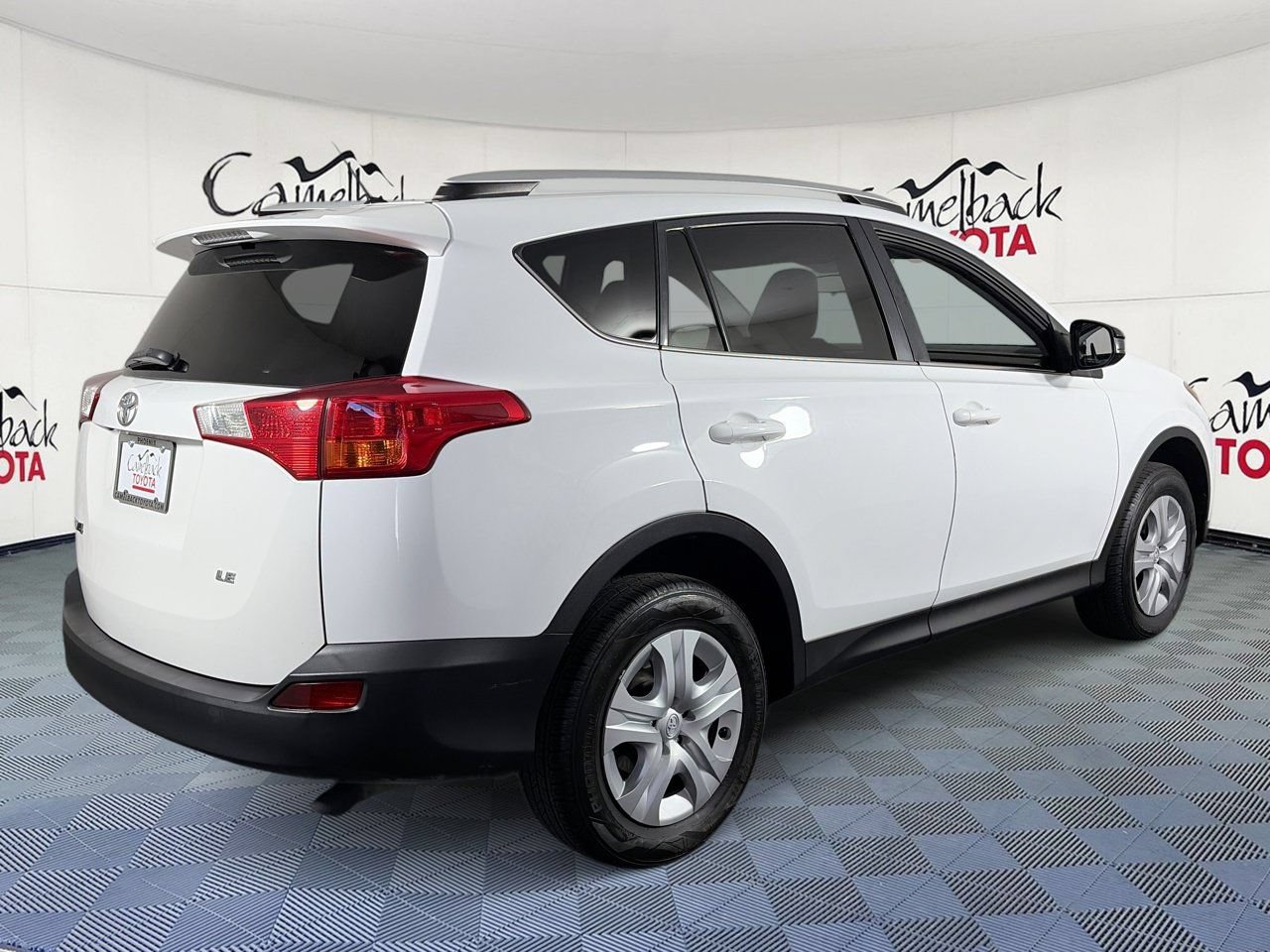 Used 2015 Toyota RAV4 LE FWD image 8