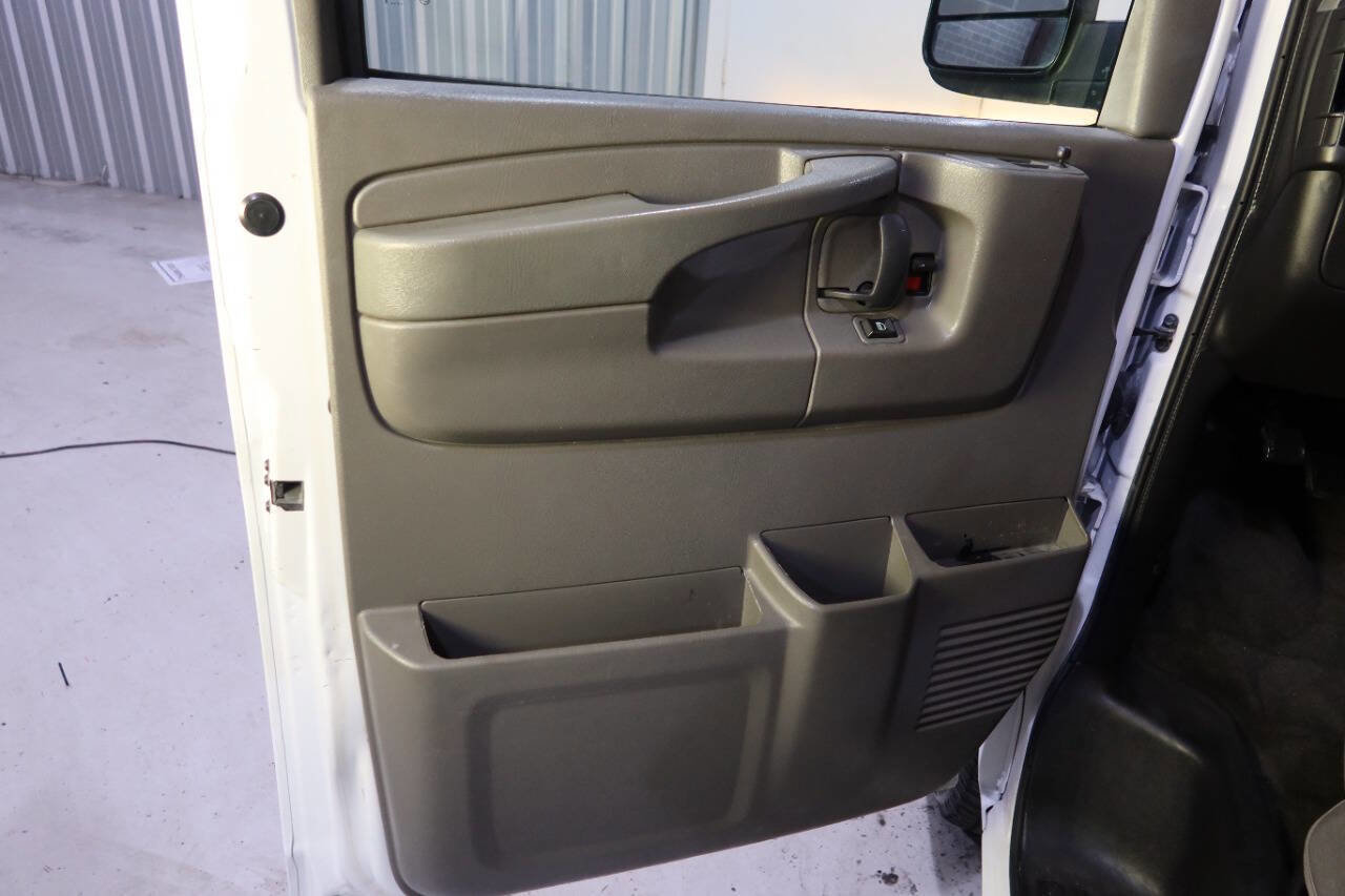 Used 2015 Chevrolet Express 3500 LT w/ LT Preferred Equipment Group image 19