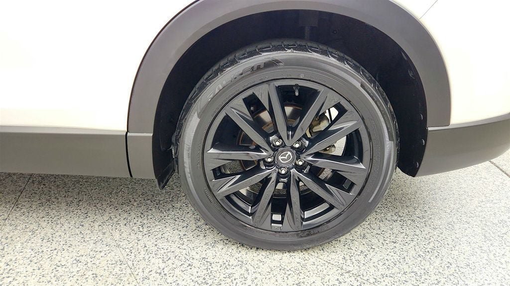 Used 2023 MAZDA CX-9 Touring Plus AWD/4WD image 9