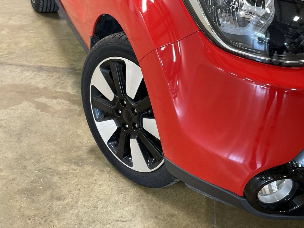 Used 2016 Kia Soul + w/ Designer's Package FWD image 11